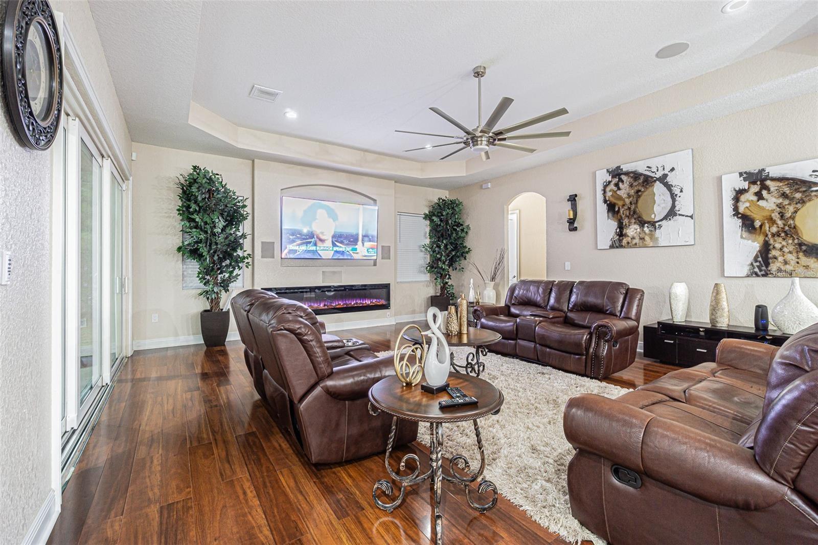 Image 10 of 38 For 13102 Done Groven Drive