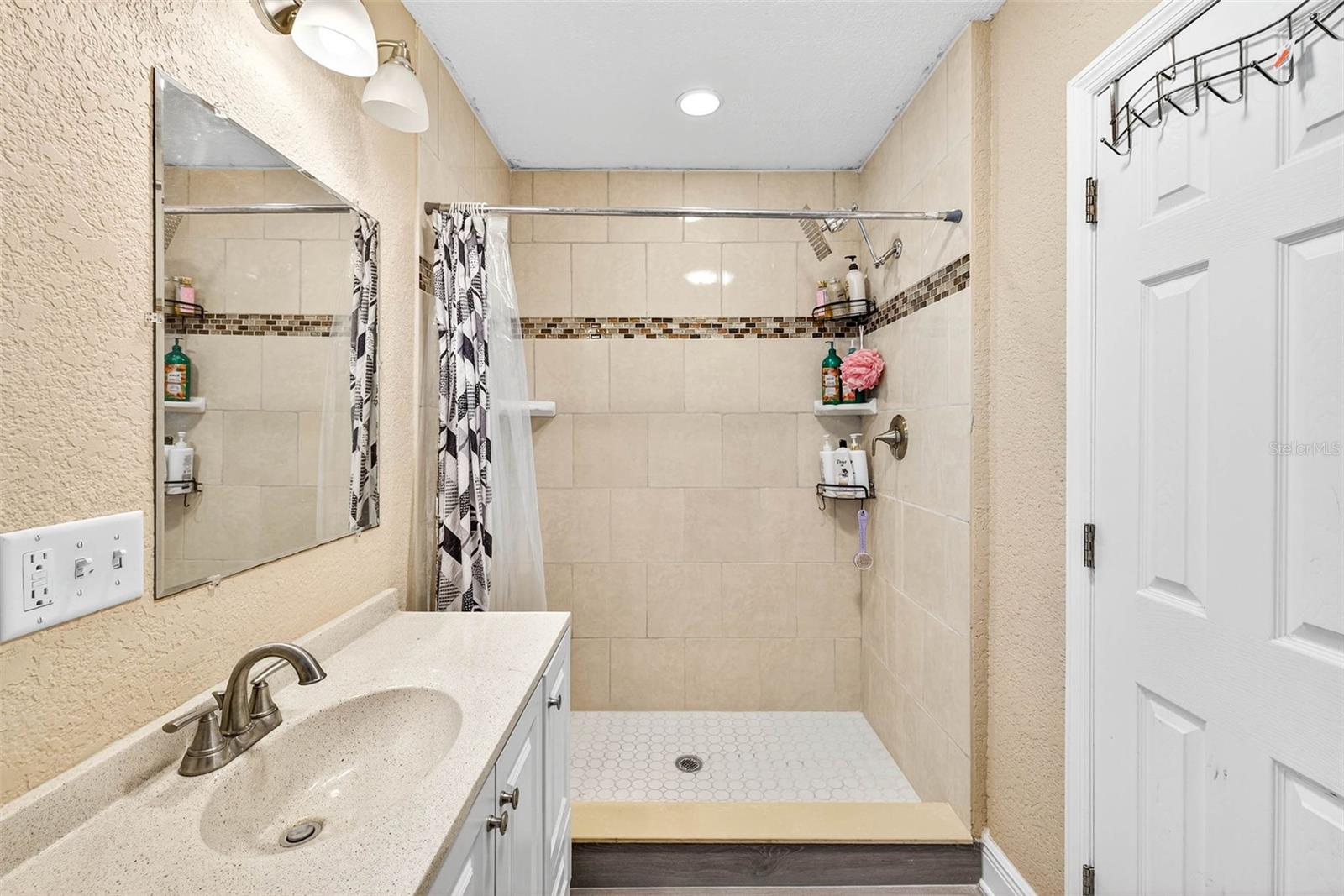 Image 20 of 25 For 10111 17th Street