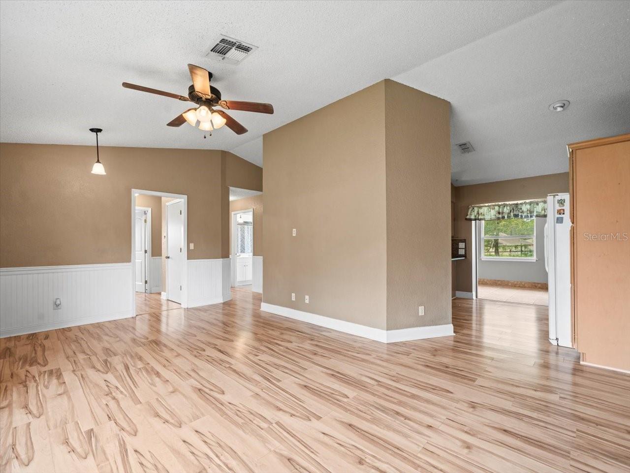 Image 11 of 43 For 9227 Nightingale Road