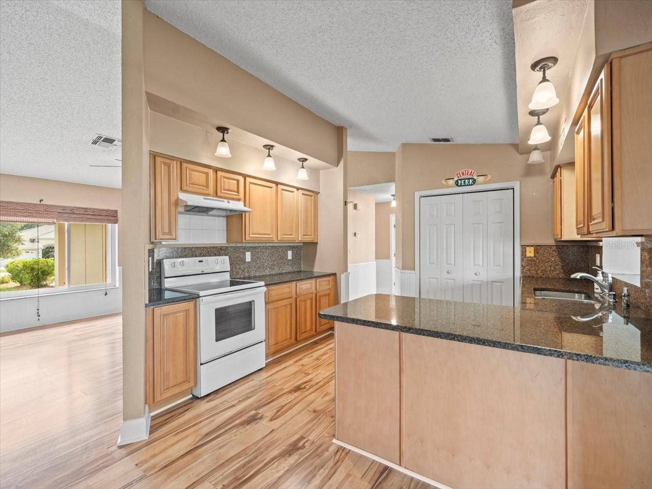 Image 18 of 43 For 9227 Nightingale Road
