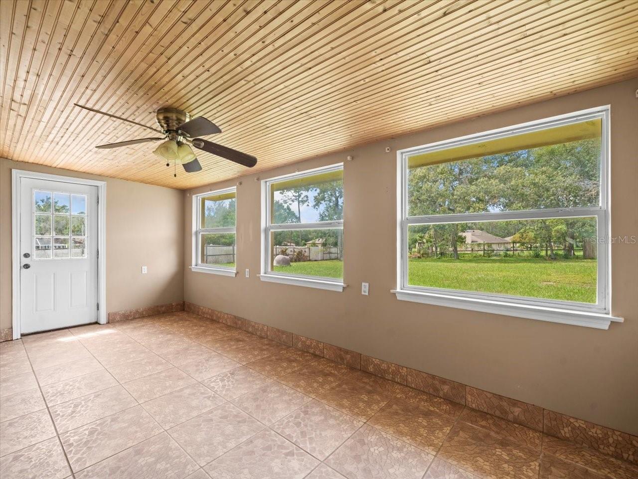 Image 19 of 43 For 9227 Nightingale Road