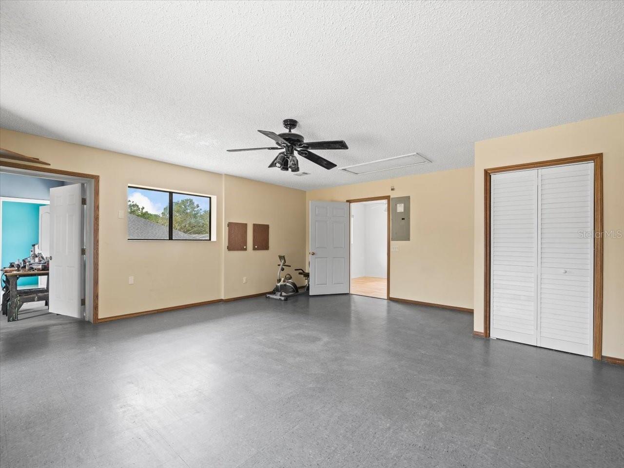 Image 34 of 43 For 9227 Nightingale Road