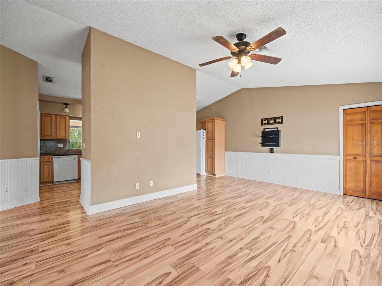 Image 9 of 43 For 9227 Nightingale Road