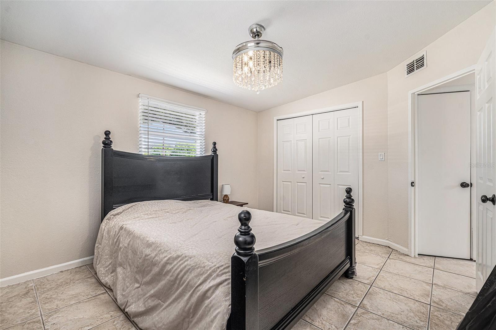 Listing photo id 21 for 4016 Montgomery Terrace