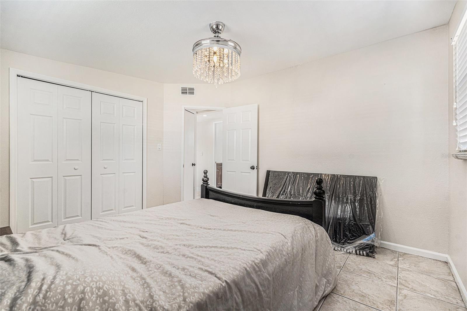 Listing photo id 23 for 4016 Montgomery Terrace