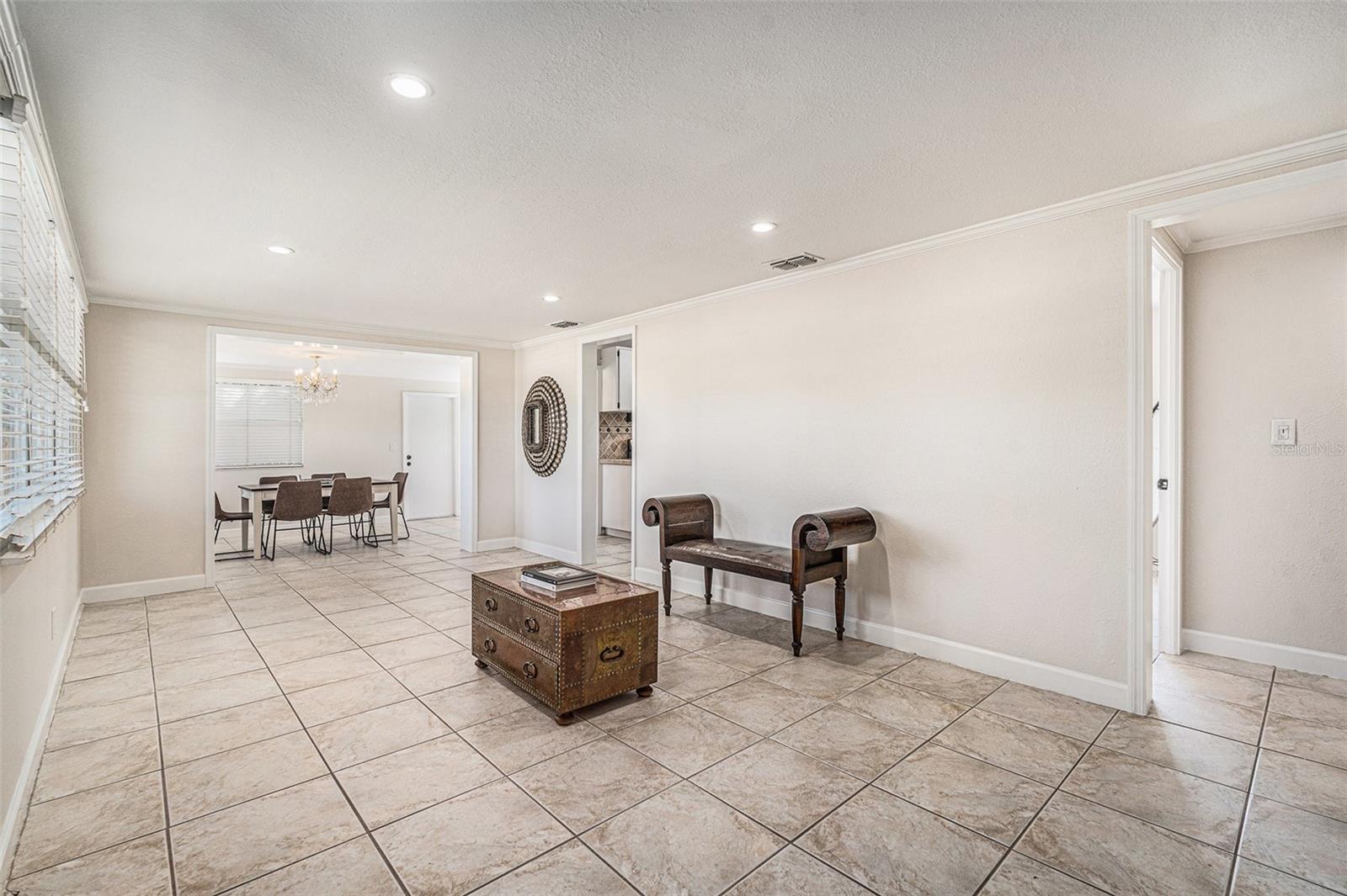 Listing photo id 4 for 4016 Montgomery Terrace