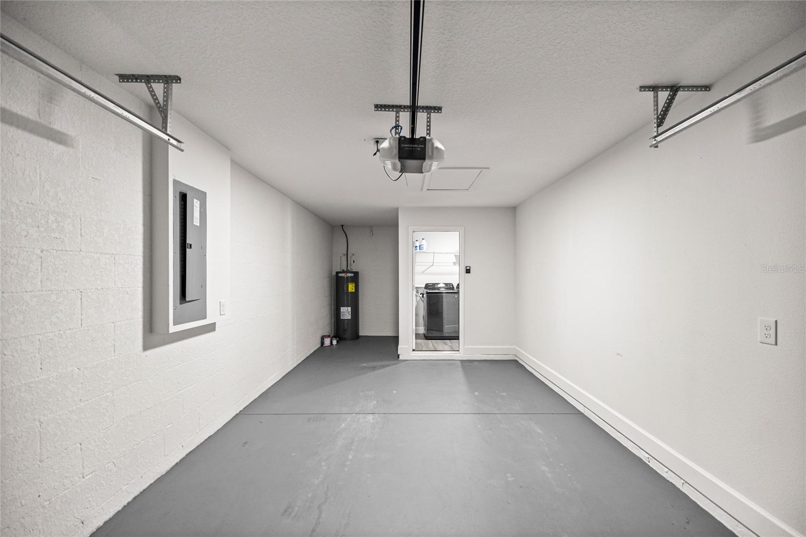 Image 24 of 38 For 13881 105 Place