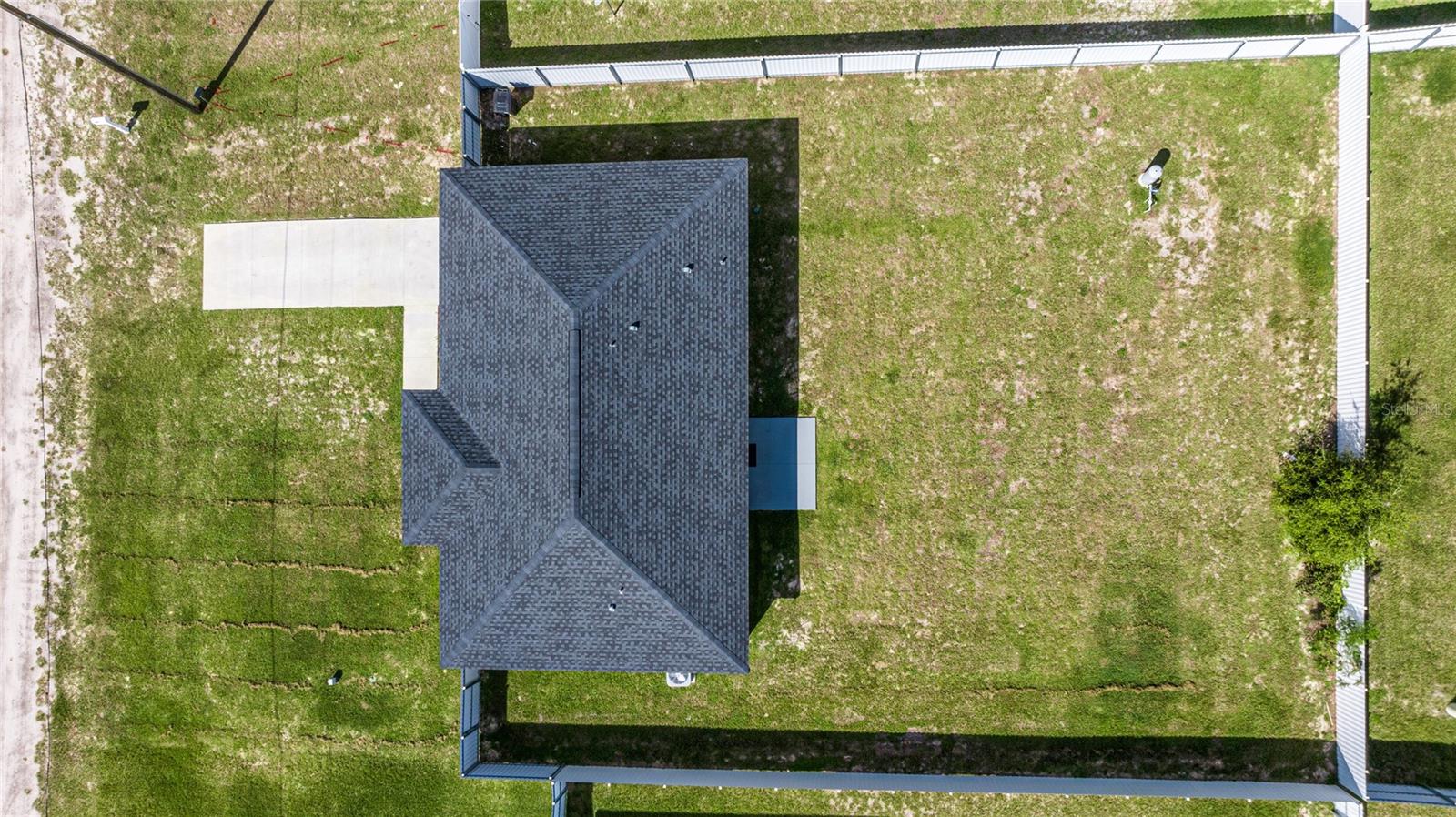 Image 35 of 38 For 13881 105 Place