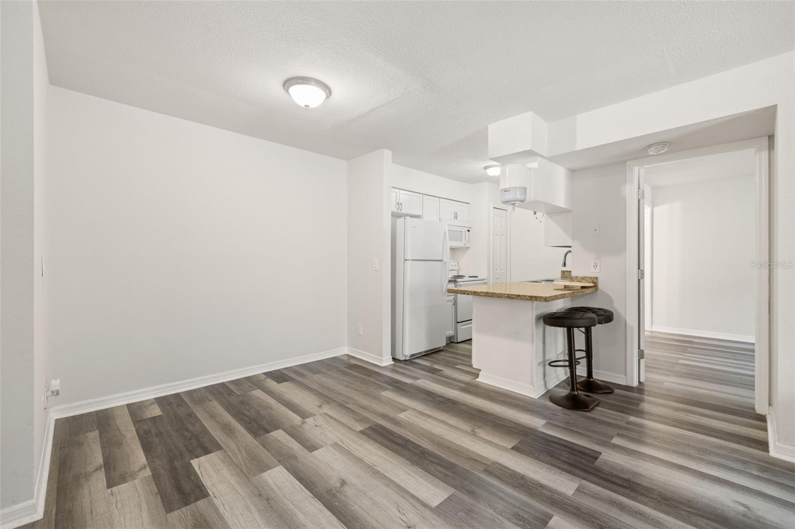 Image 5 of 23 For 209 Berry Tree Place
