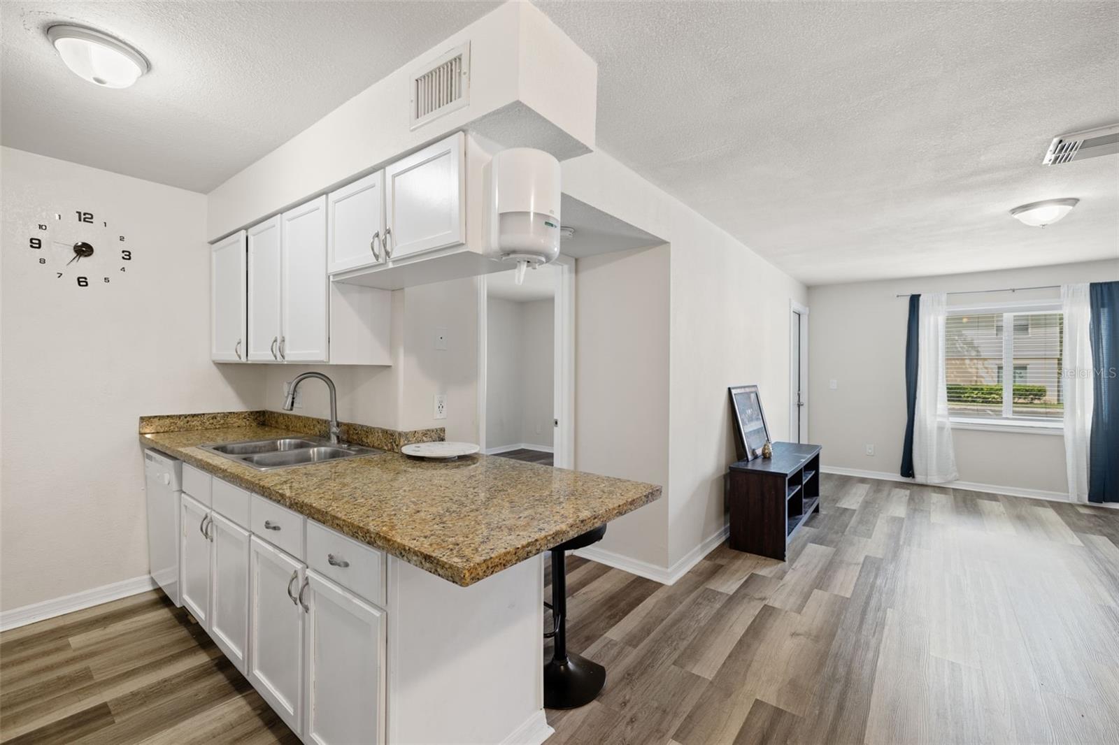Image 7 of 23 For 209 Berry Tree Place