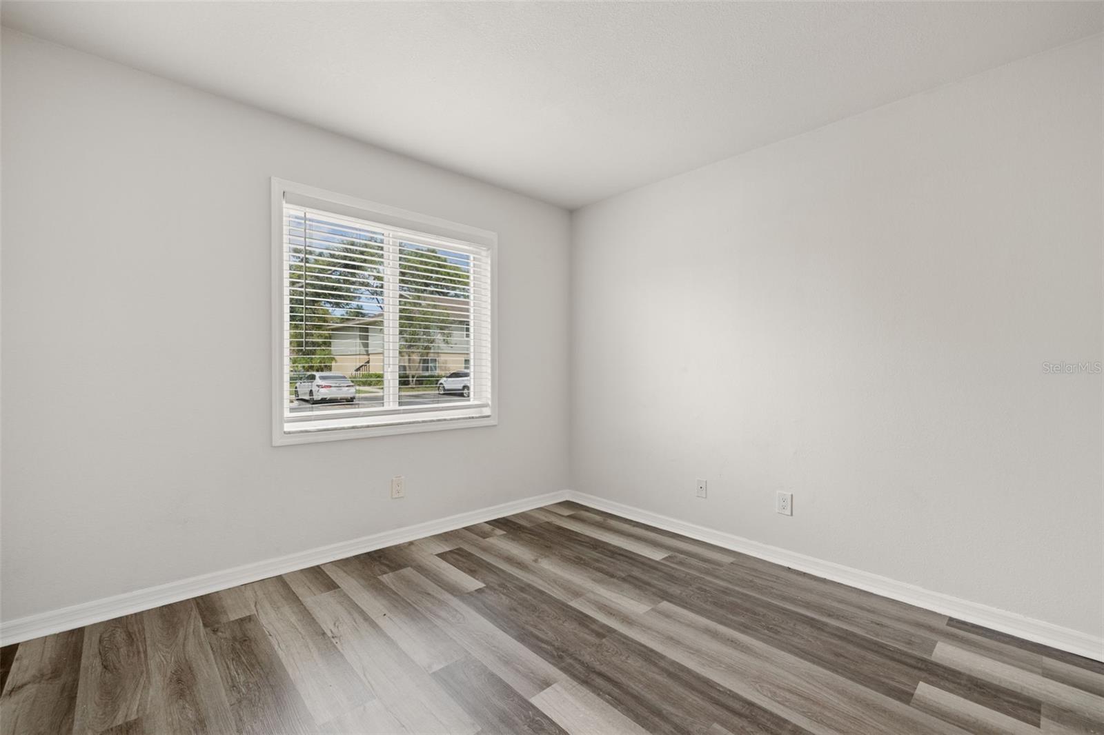 Image 9 of 23 For 209 Berry Tree Place