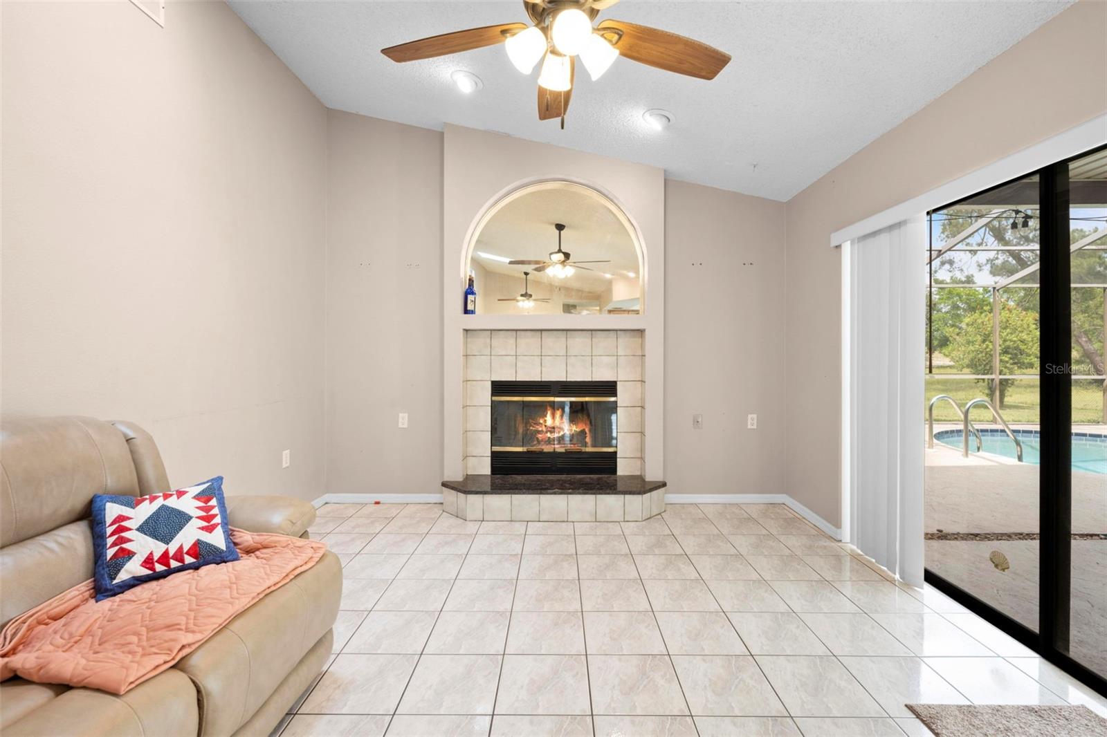 Image 18 of 60 For 9489 Northcliffe Boulevard