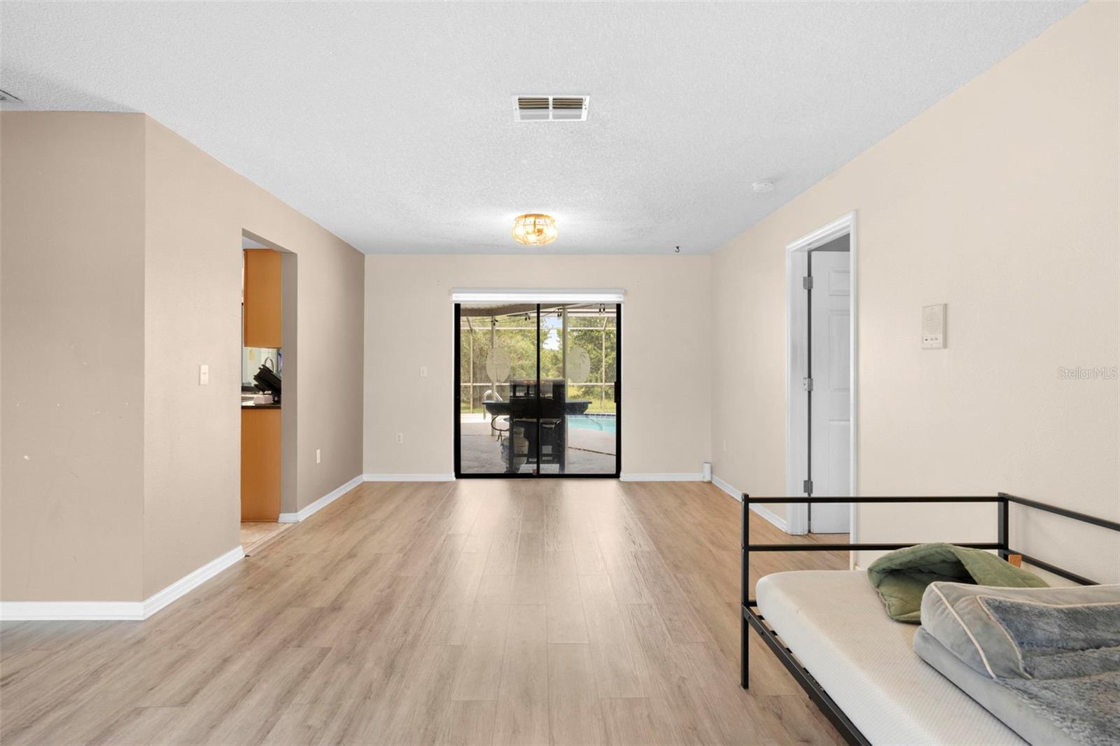 Image 24 of 60 For 9489 Northcliffe Boulevard