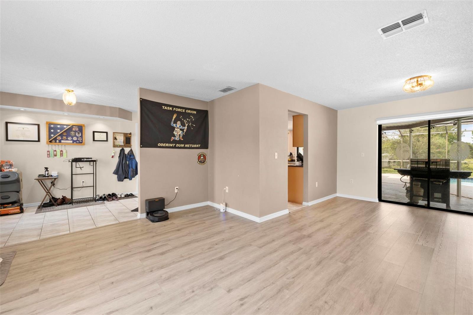Image 25 of 60 For 9489 Northcliffe Boulevard