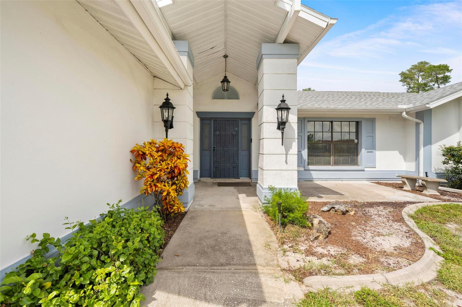 Image 4 of 60 For 9489 Northcliffe Boulevard