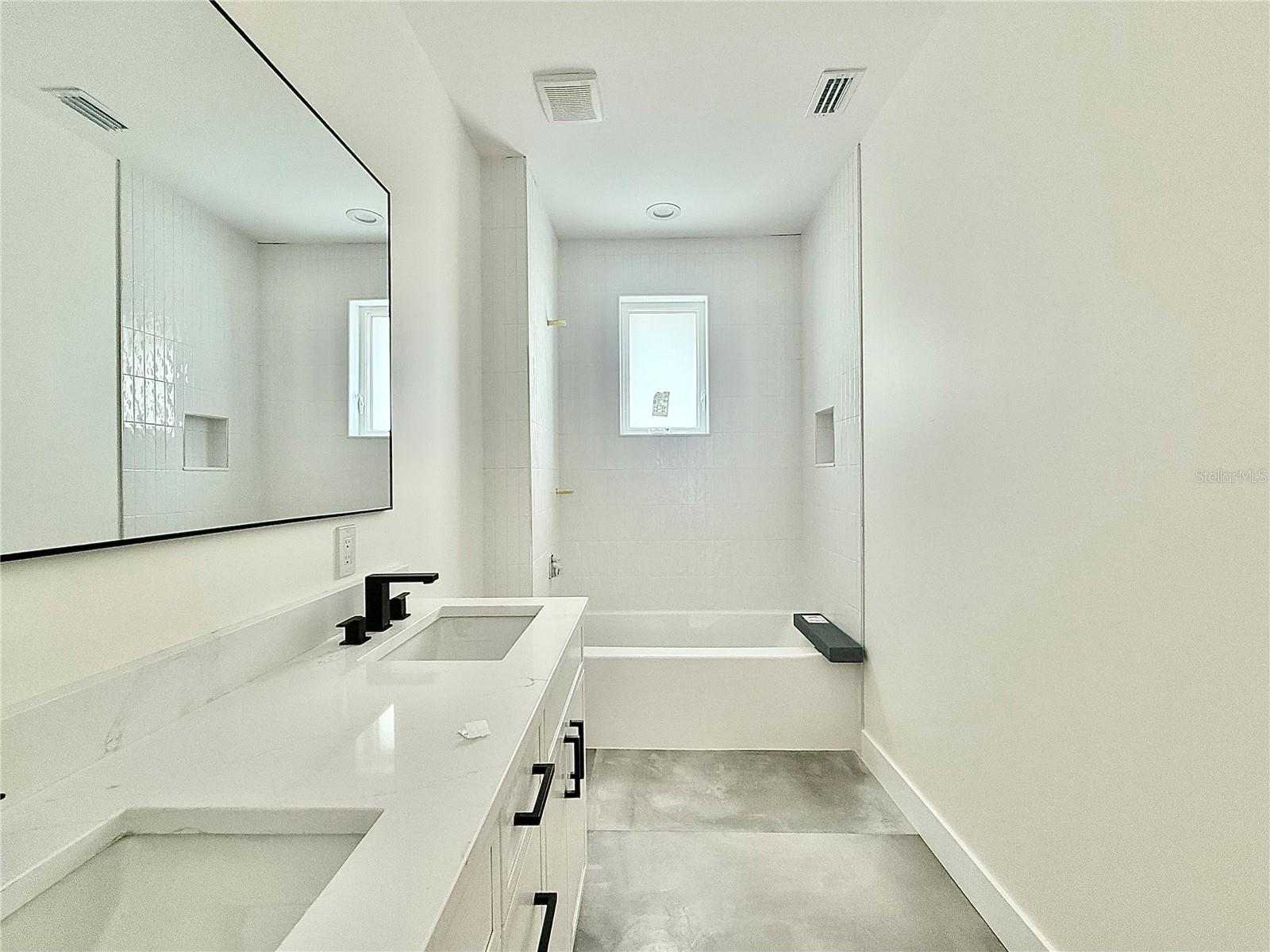 Listing photo id 5 for 9832 Island Harbor Drive