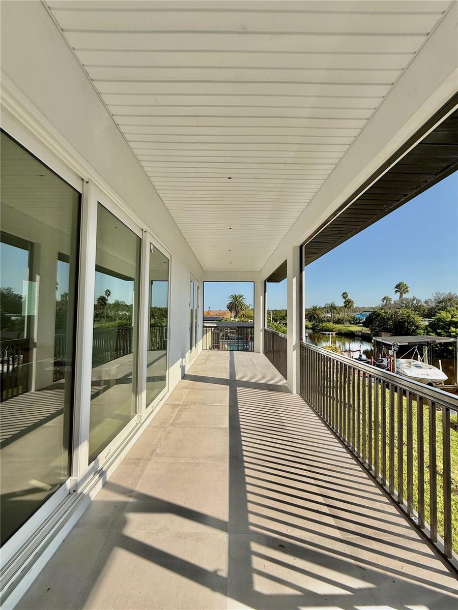 Listing photo id 7 for 9832 Island Harbor Drive
