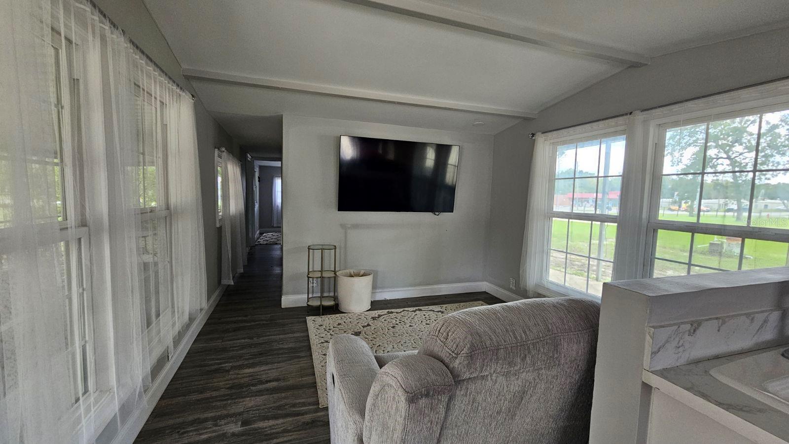 Listing photo id 11 for 7127 Grover Cleveland Boulevard 48