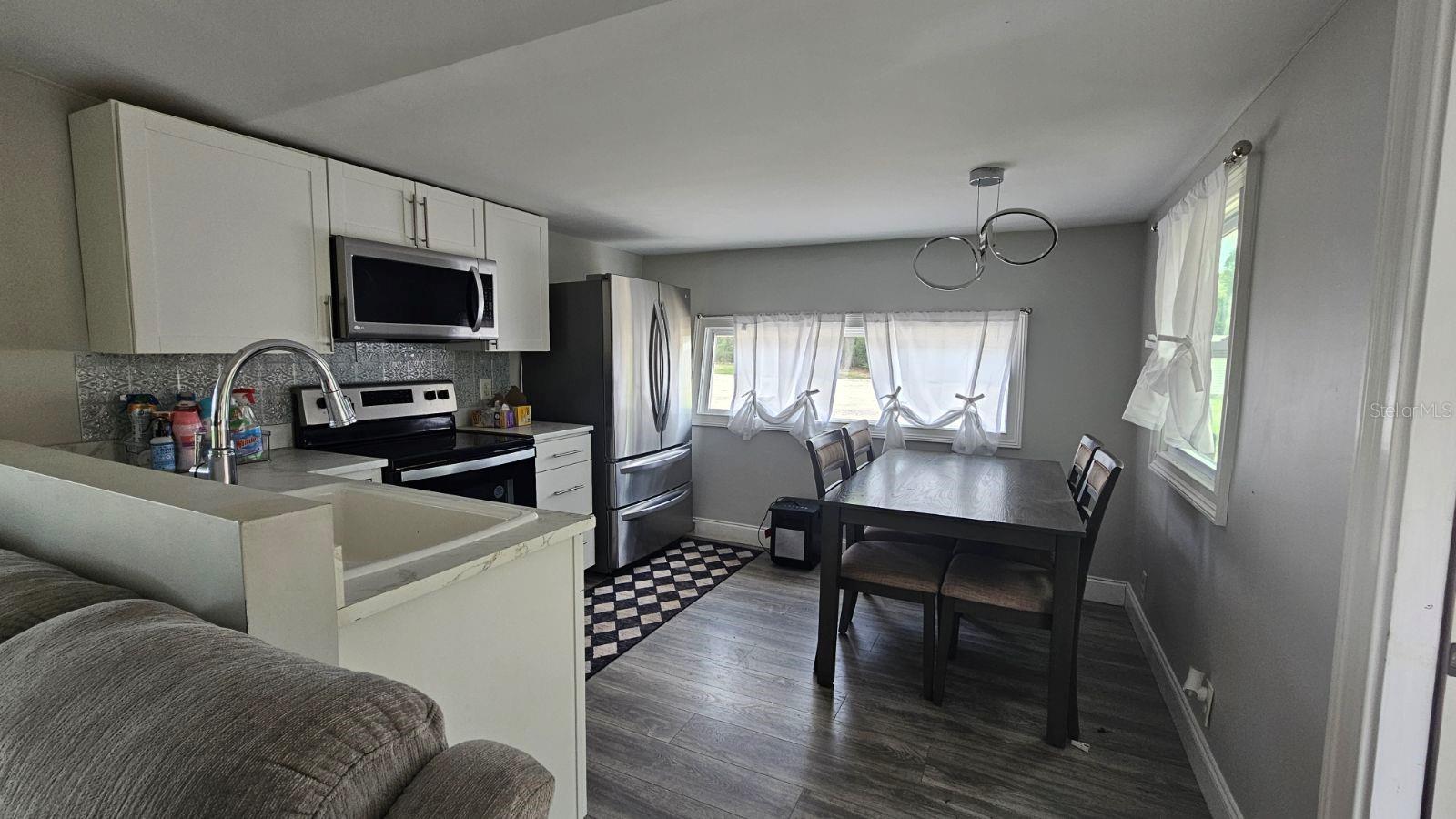 Listing photo id 1 for 7127 Grover Cleveland Boulevard 48