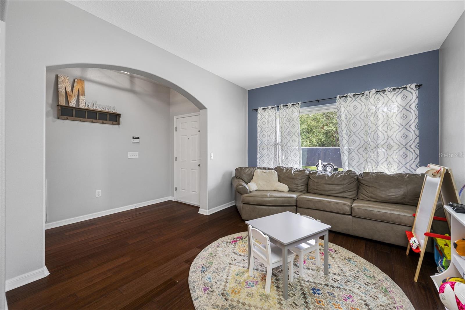 Image 9 of 34 For 6807 Court Drive