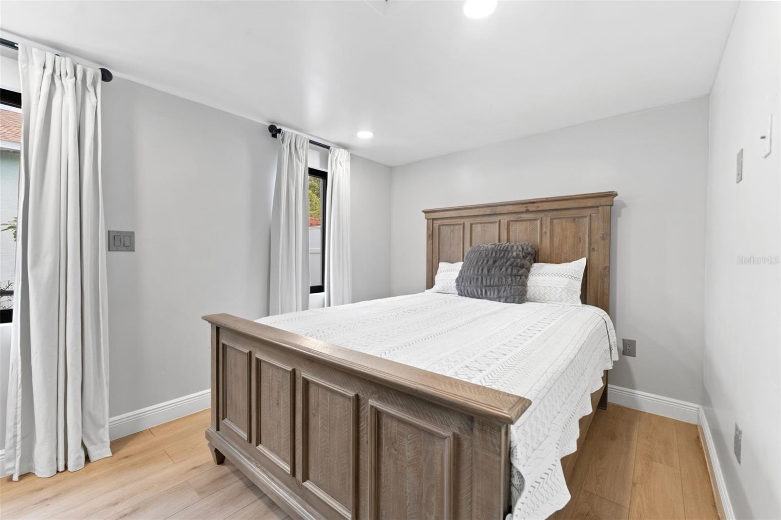 Image 18 of 27 For 8835 Patterson Street