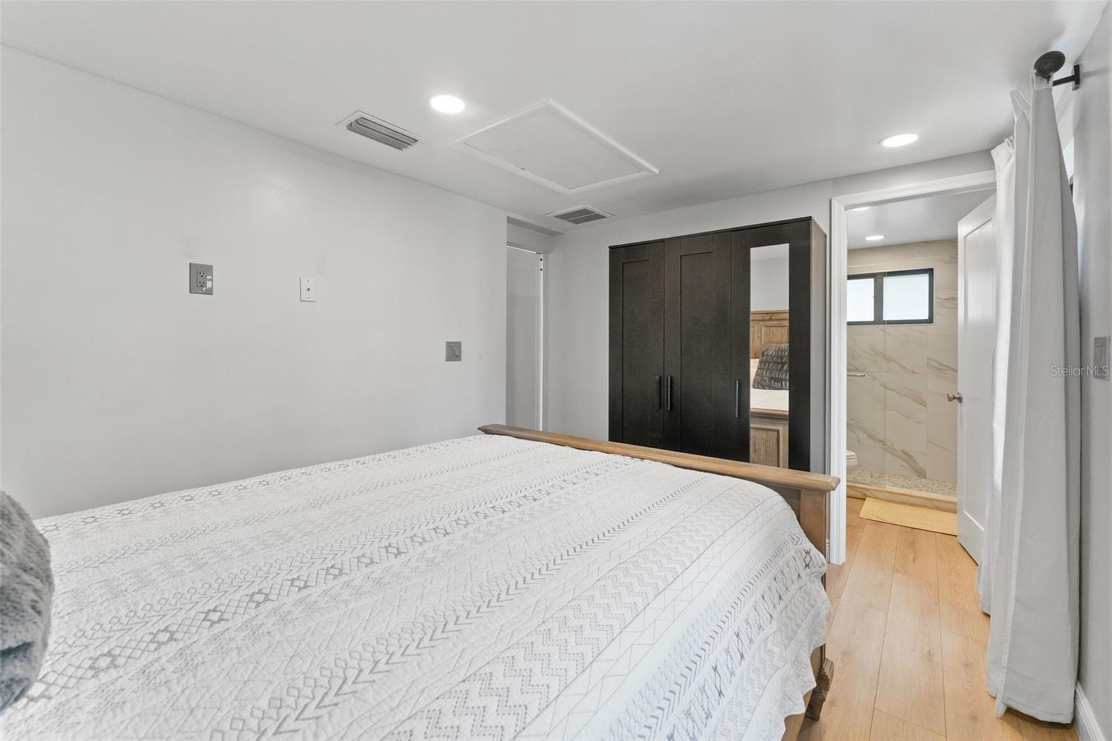 Image 19 of 27 For 8835 Patterson Street