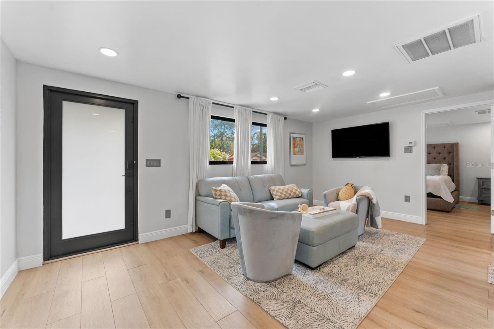 Image 6 of 27 For 8835 Patterson Street