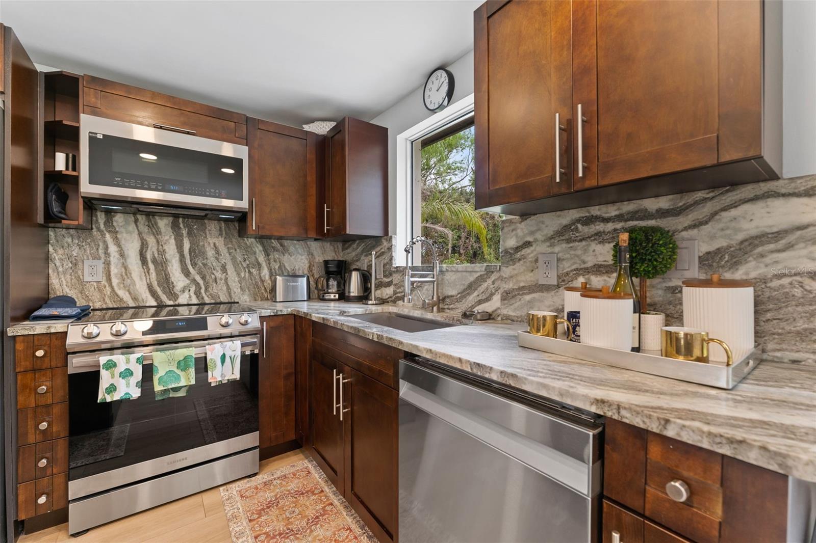 Image 9 of 27 For 8835 Patterson Street