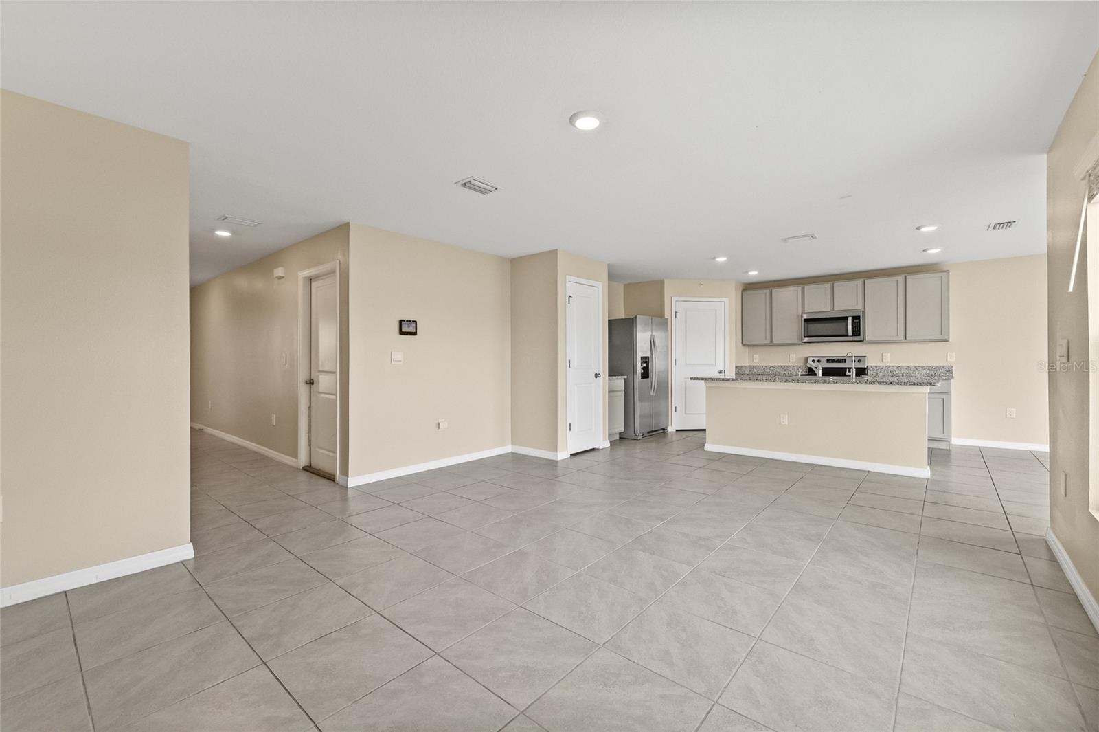 Image 10 of 65 For 16847 Delia Street