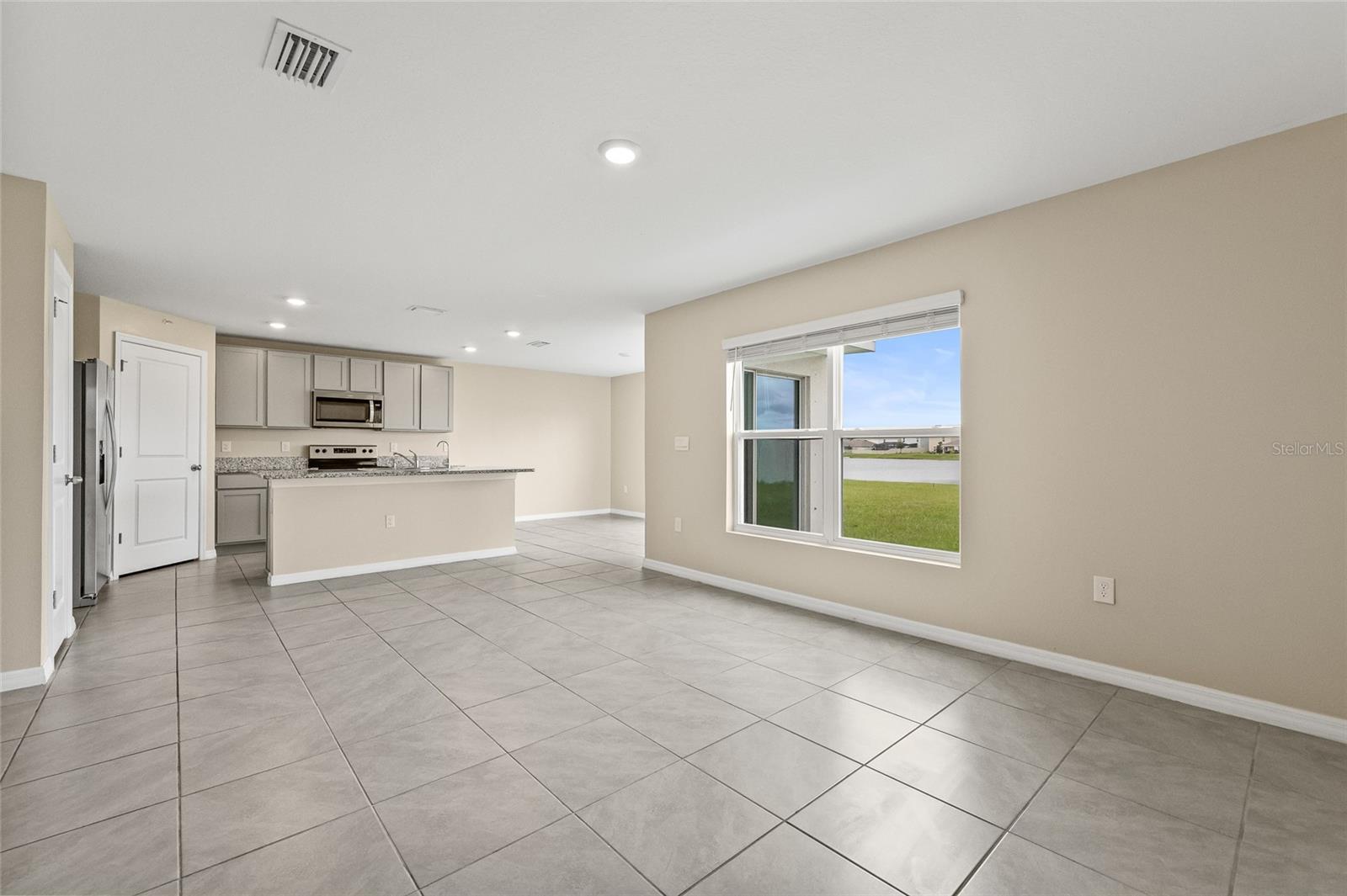 Image 11 of 65 For 16847 Delia Street