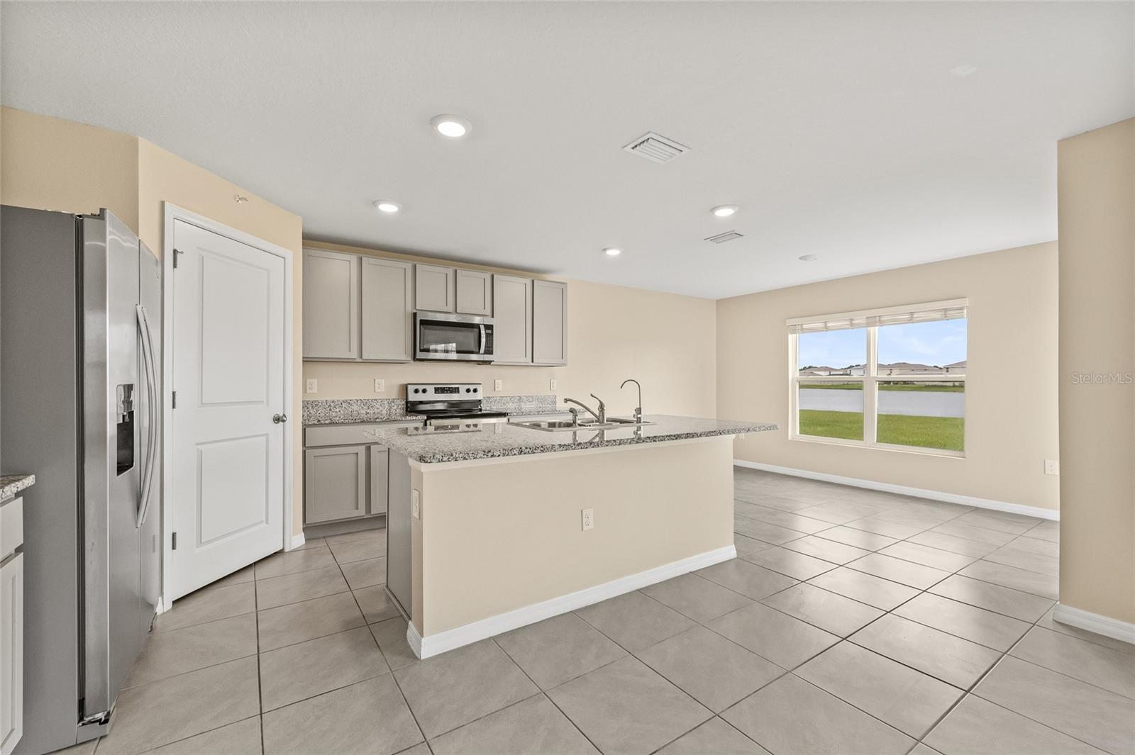 Image 13 of 65 For 16847 Delia Street