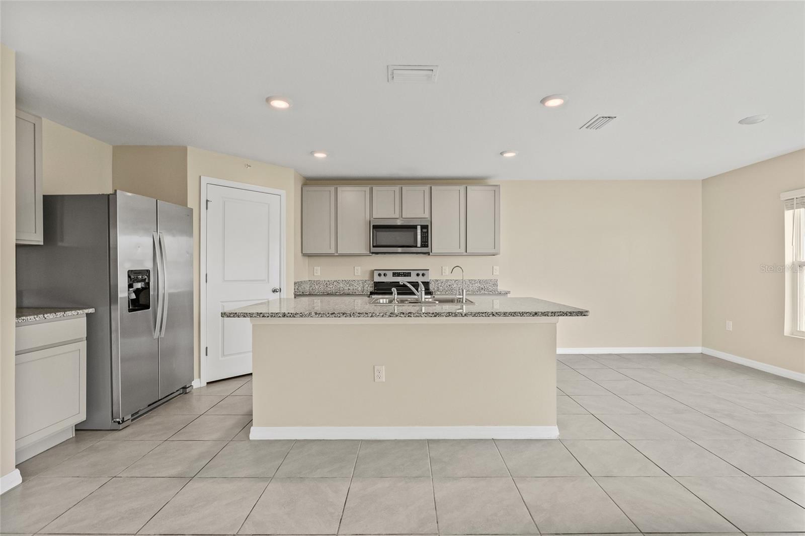 Image 14 of 65 For 16847 Delia Street