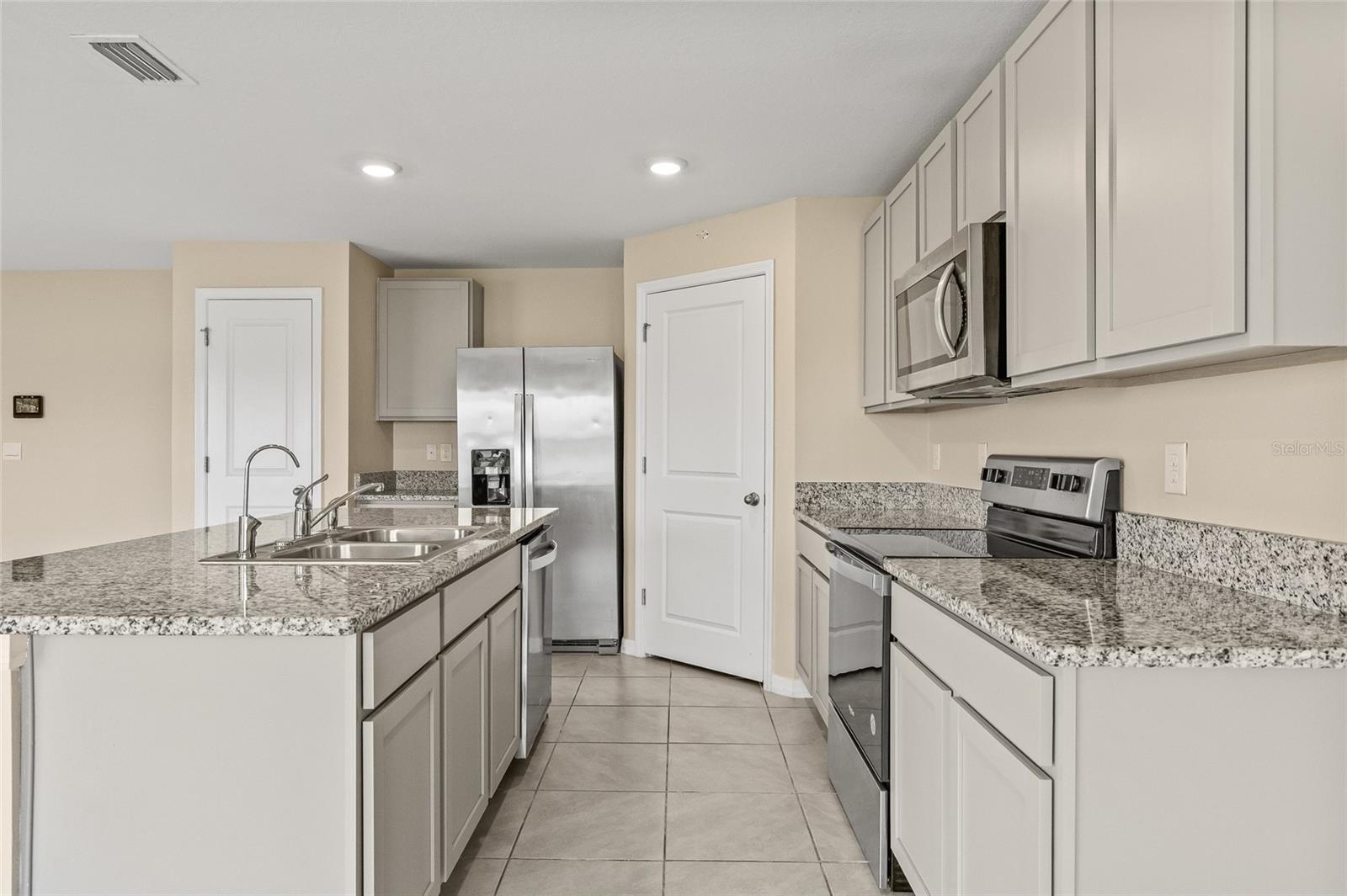 Image 16 of 65 For 16847 Delia Street