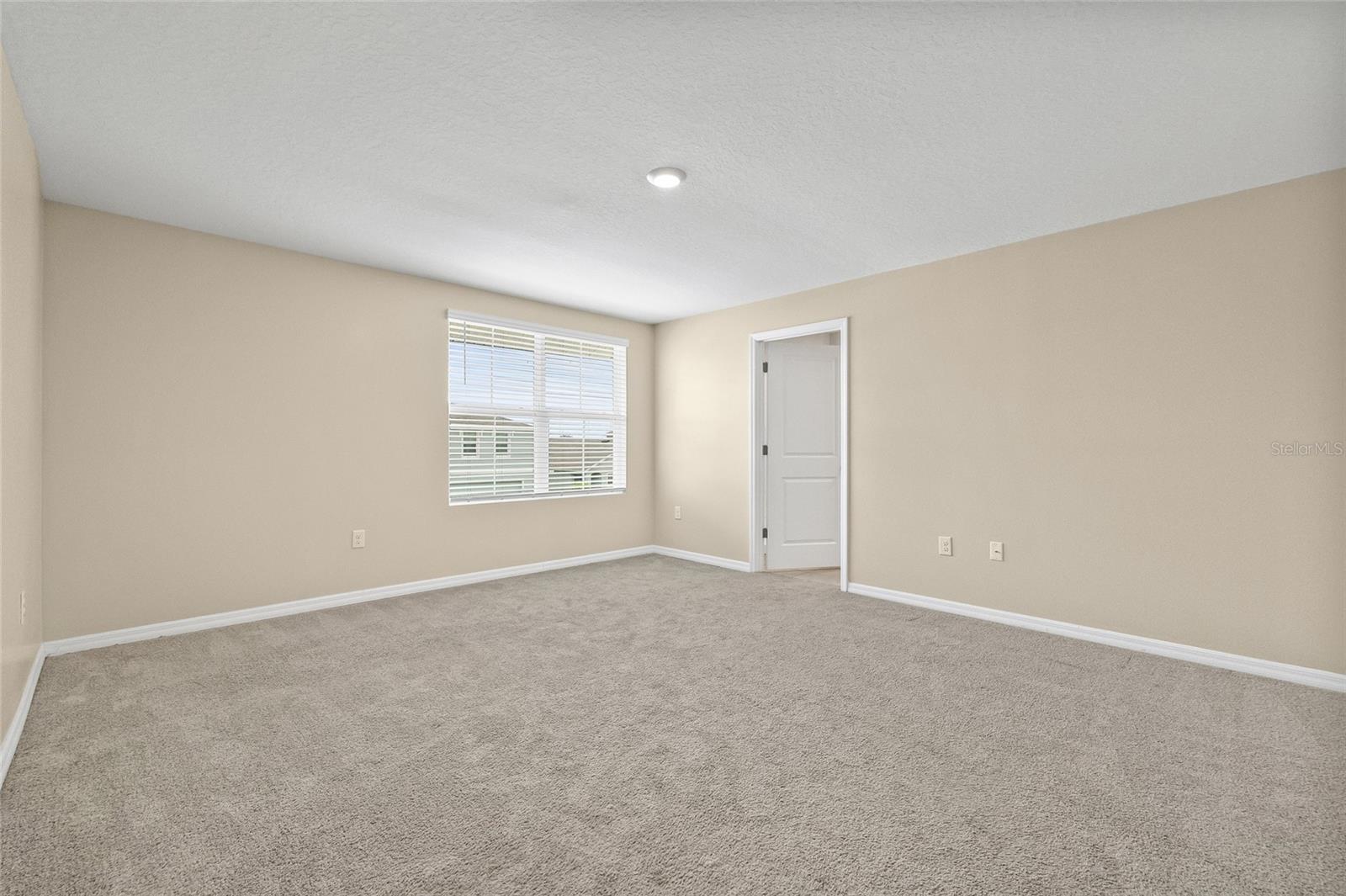 Image 21 of 65 For 16847 Delia Street