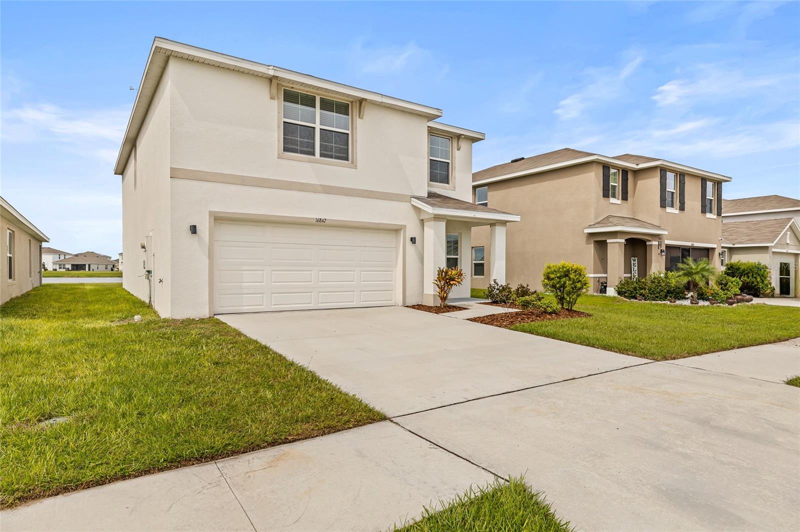 Image 3 of 65 For 16847 Delia Street