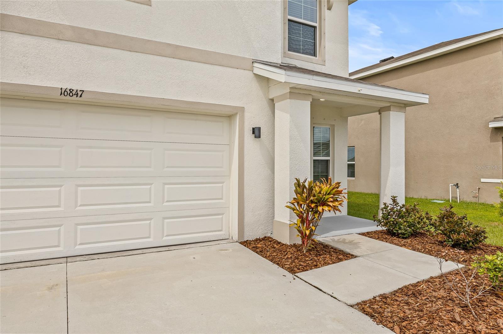 Image 4 of 65 For 16847 Delia Street