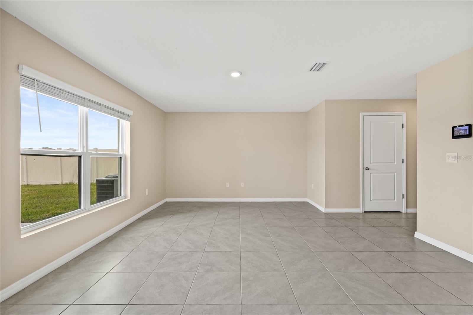 Image 9 of 65 For 16847 Delia Street