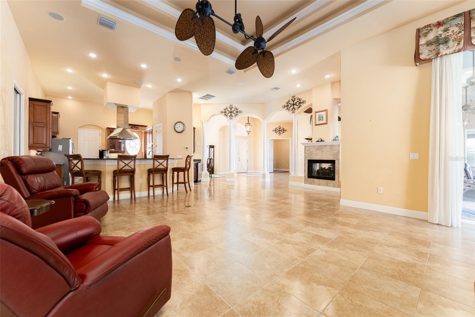 Image 18 of 71 For 825 Birdie Way