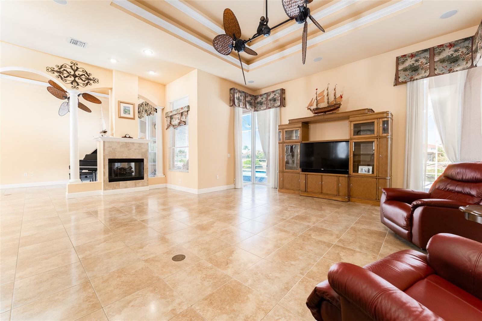 Image 19 of 71 For 825 Birdie Way