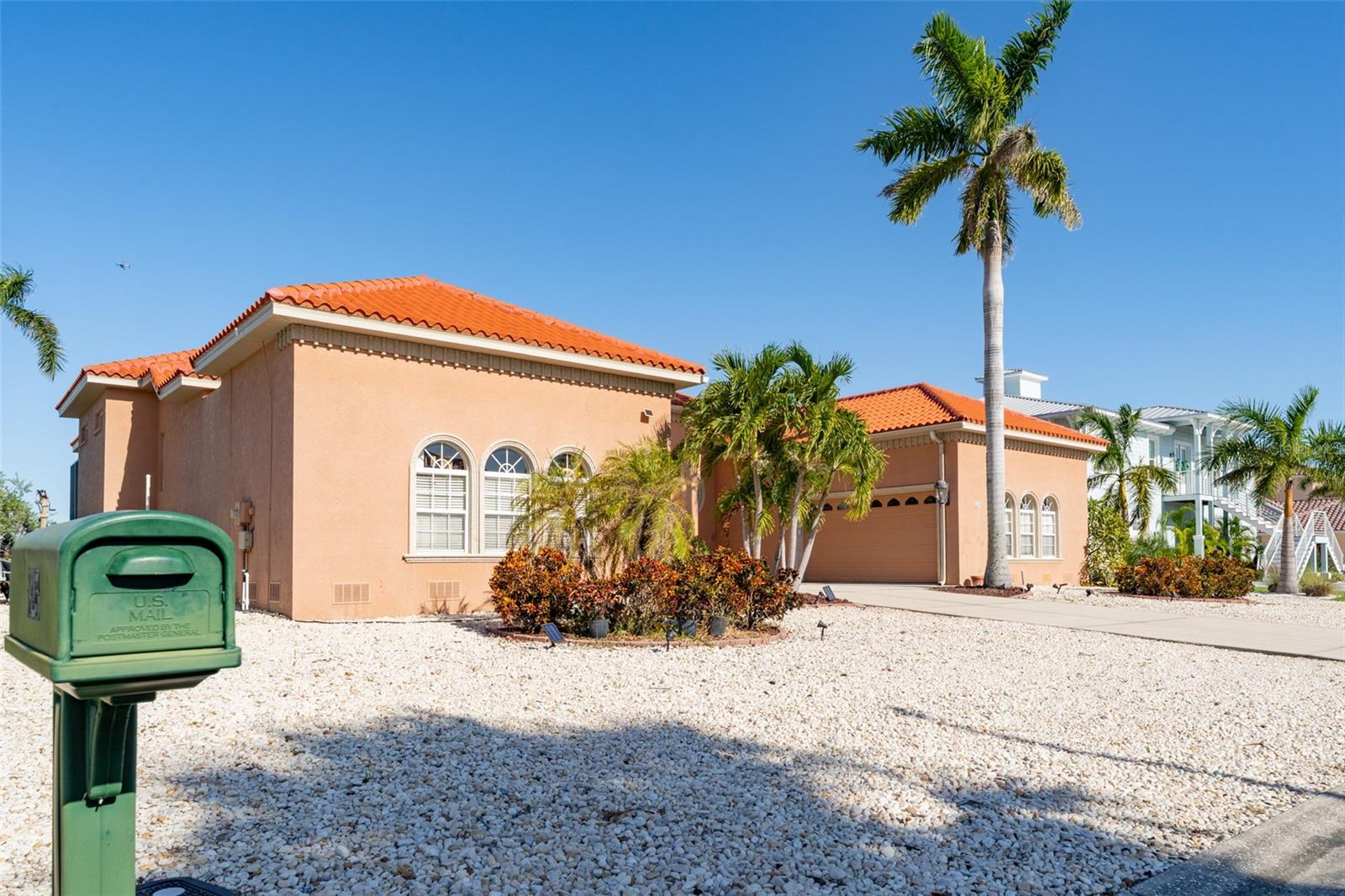 Image 7 of 71 For 825 Birdie Way