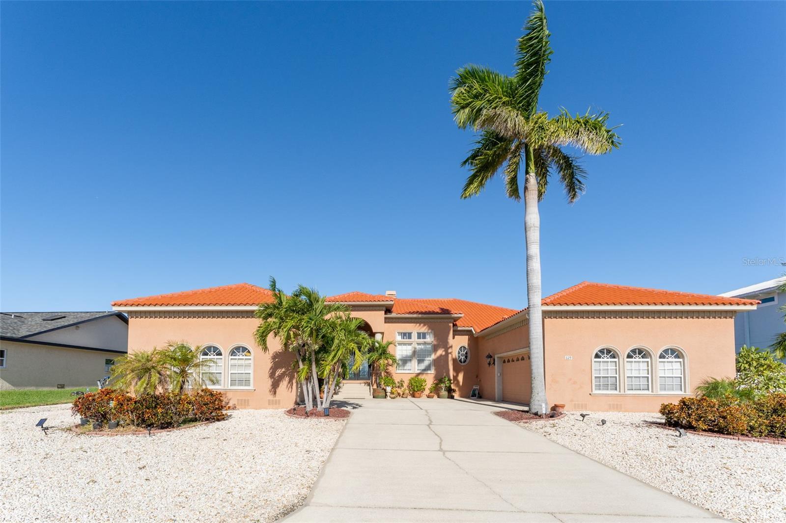 Image 8 of 71 For 825 Birdie Way