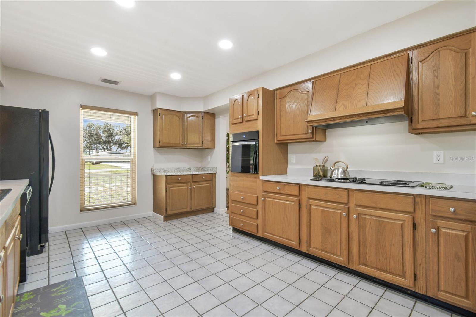 Image 23 of 67 For 32901 Knollwood Lane