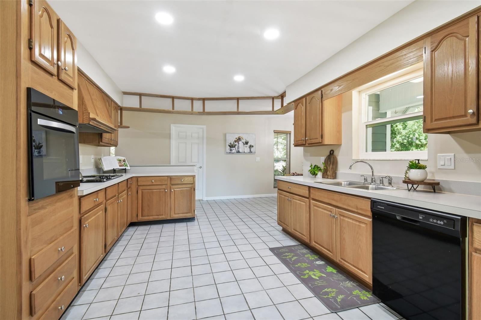 Image 25 of 67 For 32901 Knollwood Lane