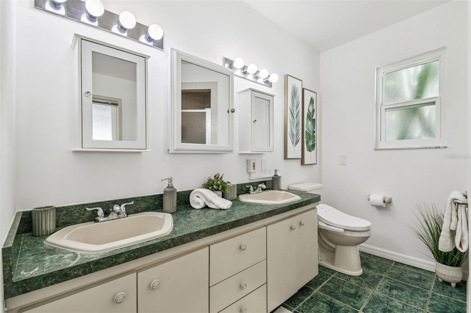 Image 35 of 67 For 32901 Knollwood Lane