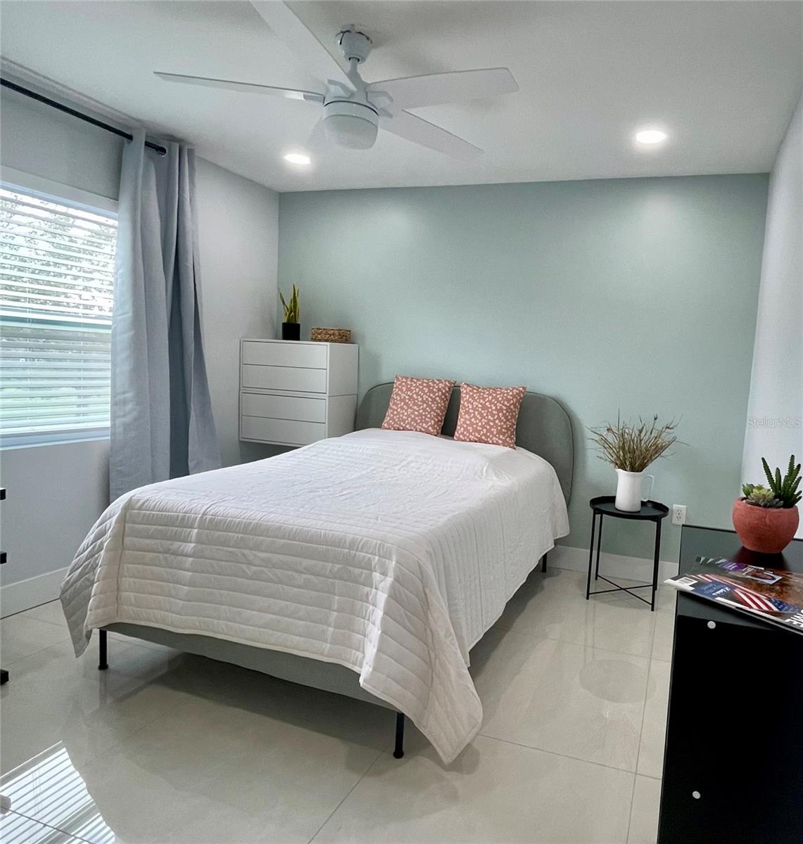 Image 18 of 21 For 1127 King Arthur Court 314