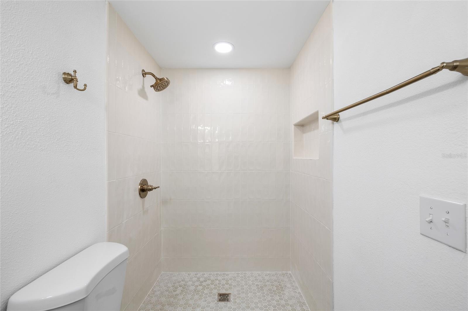 Image 21 of 36 For 6803 Juanita Street