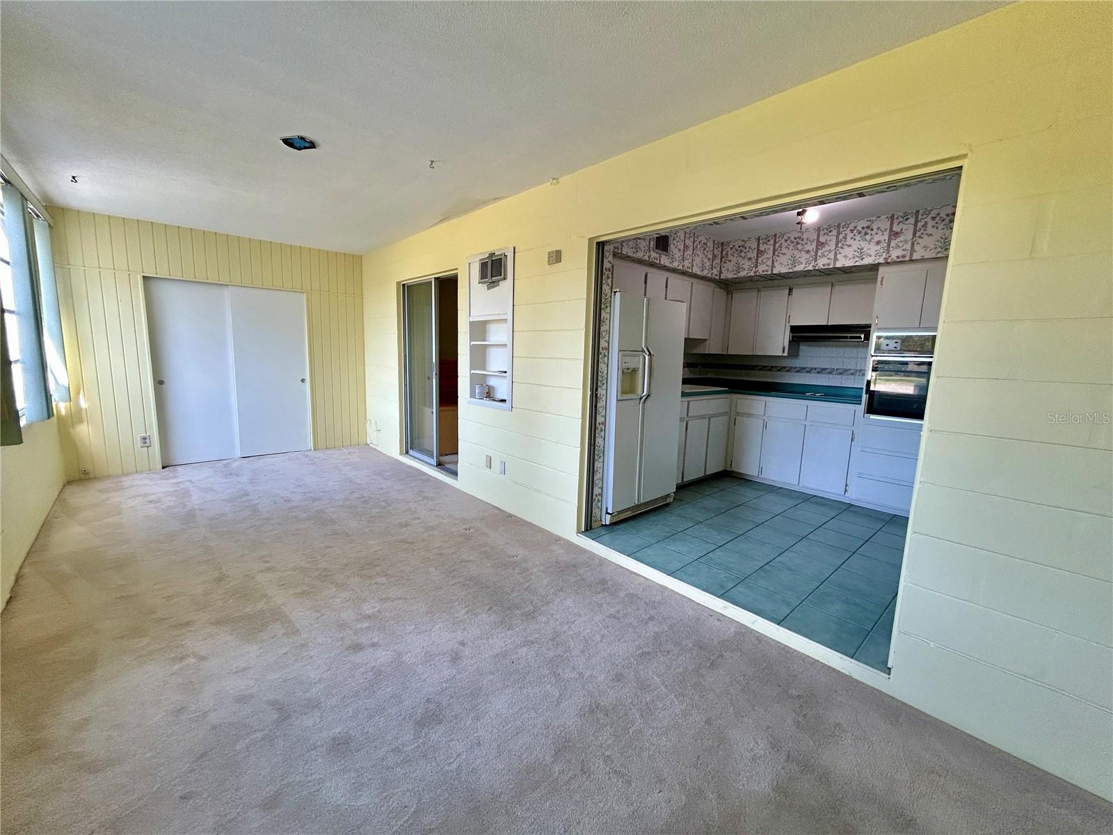 Image 13 of 47 For 2072 Australia Way W 32