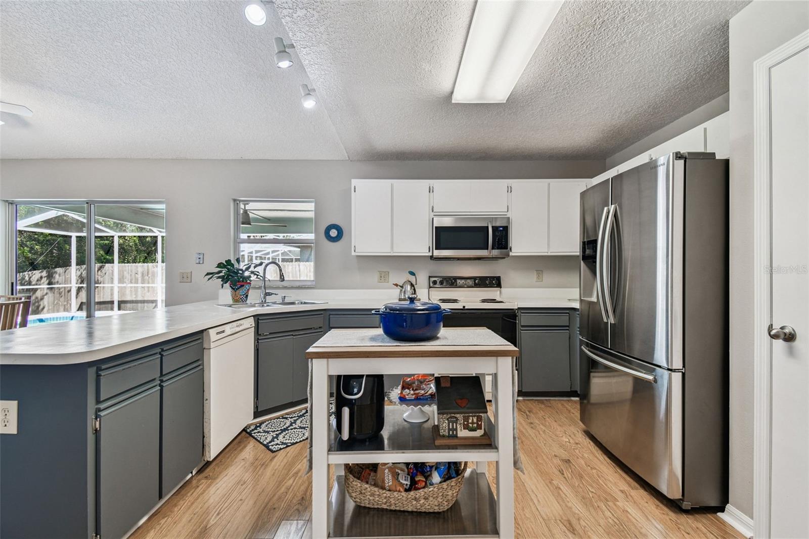 Image 4 of 57 For 9210 Dayflower Drive