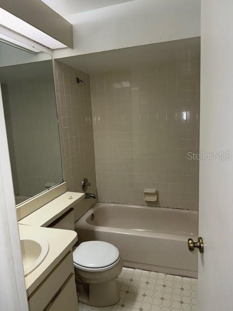 Image 13 of 18 For 13960 Fletchers Mill Drives