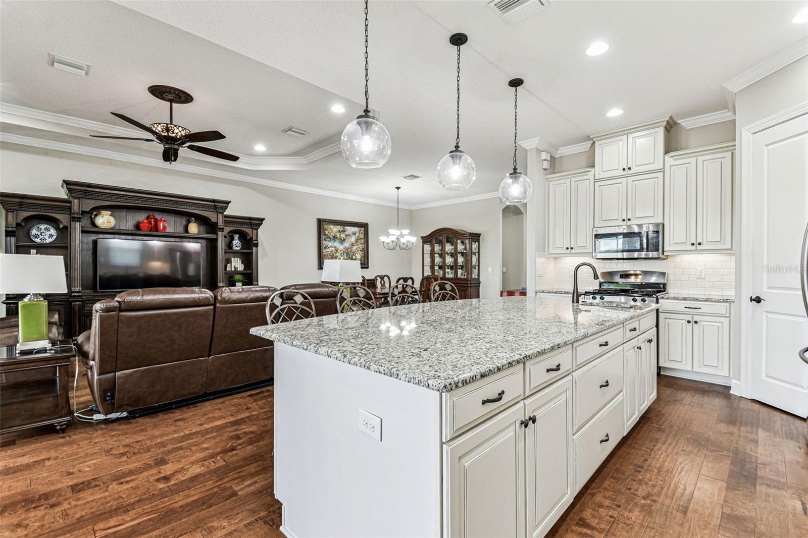 Image 7 of 70 For 8548 Grand Alberato Road